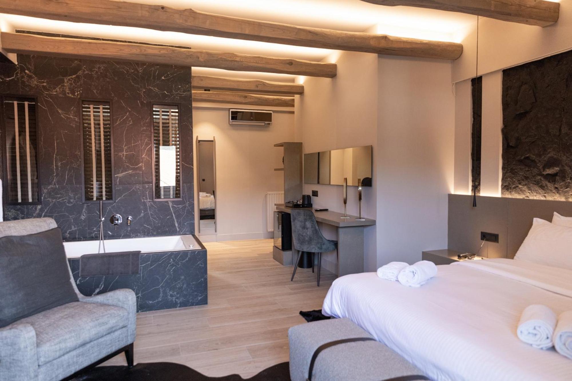 Anesis Hotel Kalavryta Buitenkant foto