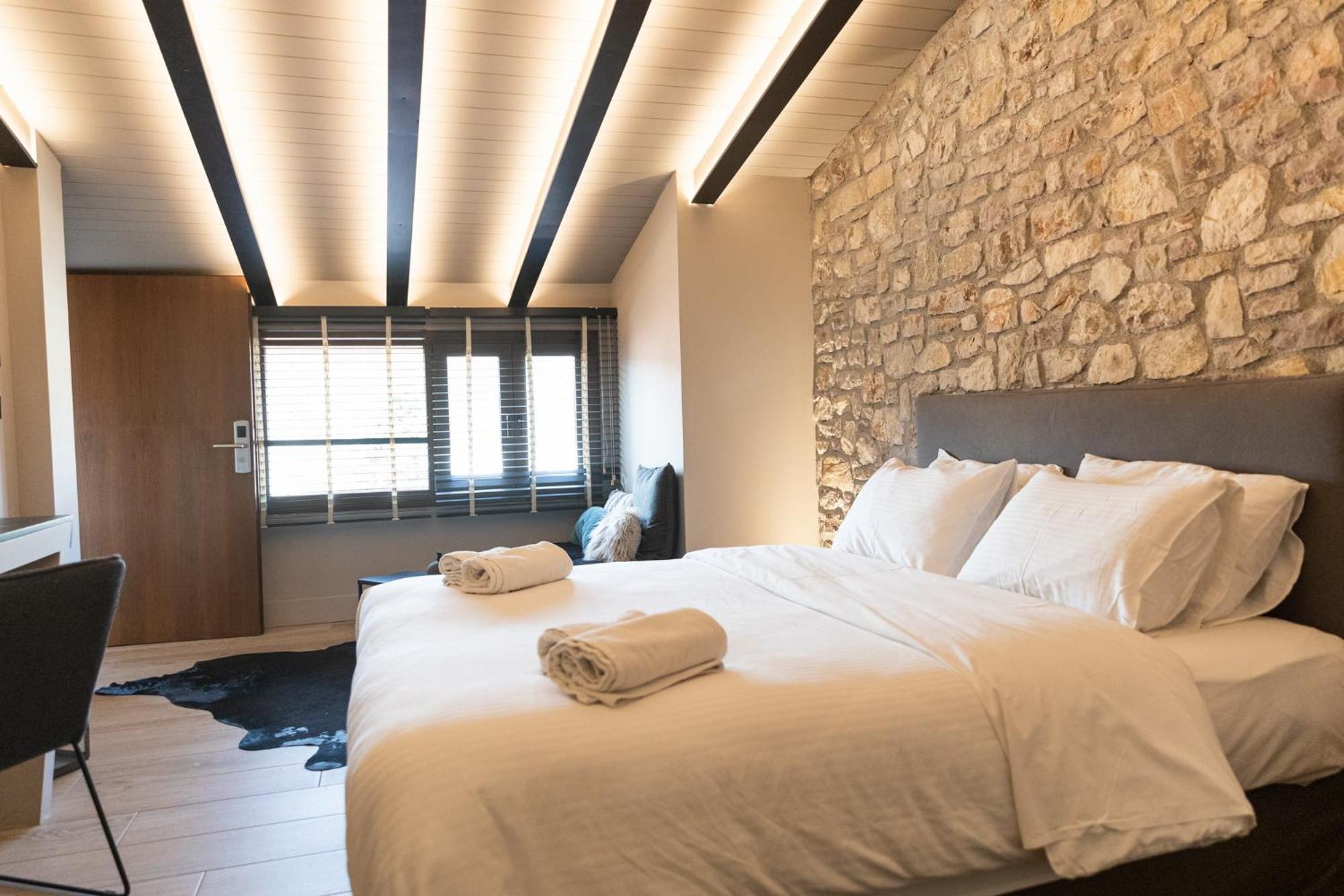 Anesis Hotel Kalavryta Buitenkant foto